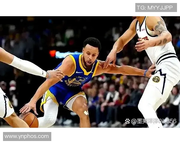 德雷蒙德格林:勇士队的防守核心与战术灵魂解析 德雷蒙德格林:勇士队的防守核心与战术灵魂解析