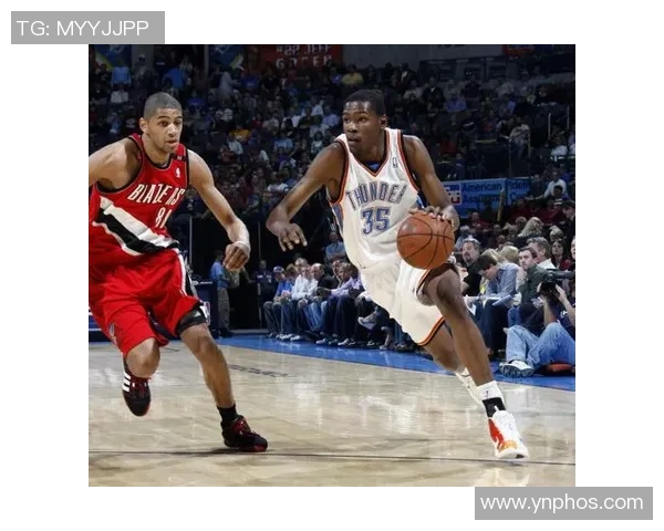 雷霆勇士西部决赛第六场激战回顾与精彩瞬间分析